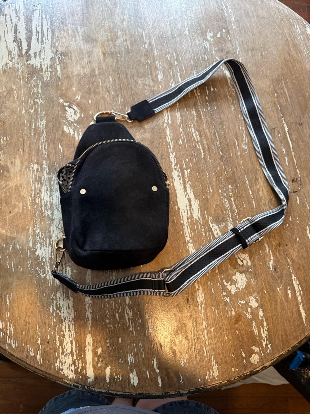 Mall + Lili Black Slimg Bag
